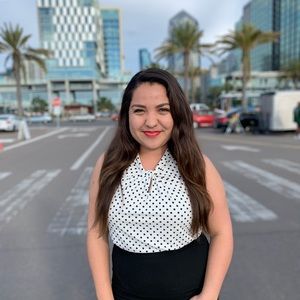 Meet your Posher, Lauren!